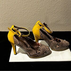 Snake skin heels! 🐍